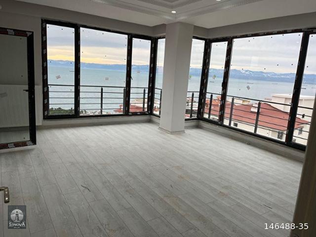 Deniz manzaralı satılık daire