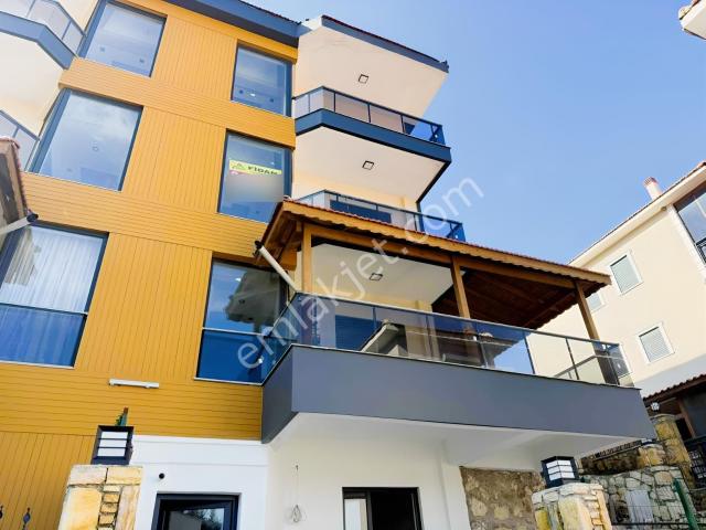 Deniz Manzarası & Merkezi Konumlu Satılık Ultra Lüks Villa