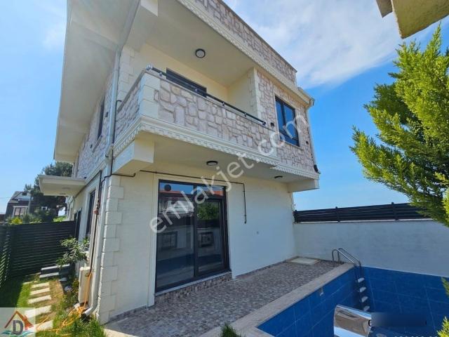 Deniz'den 4+1 Müstakil Havuzlu, Deniz Manzaralı Lüks Villa