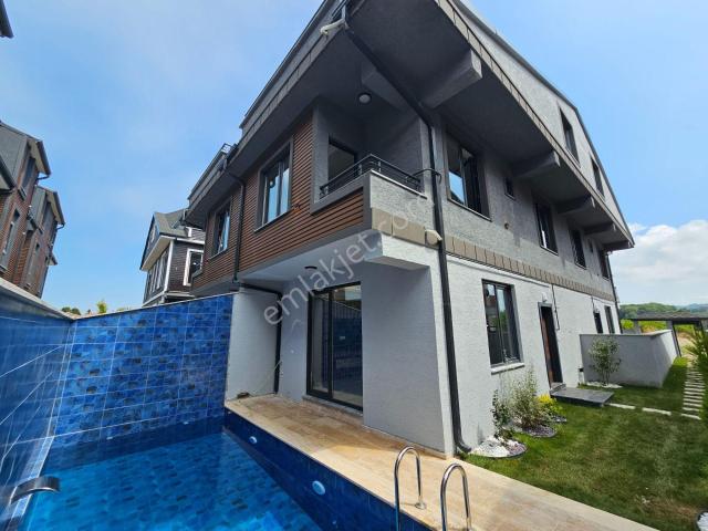 Denizden 4+1 Müstakil Havuzlu, Denize Yakın Villa
