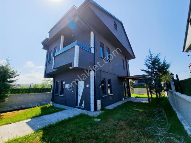 Deniz'den 210 M2 Arsa İçinde4+1 Müstakil Parsel Satılık Villa