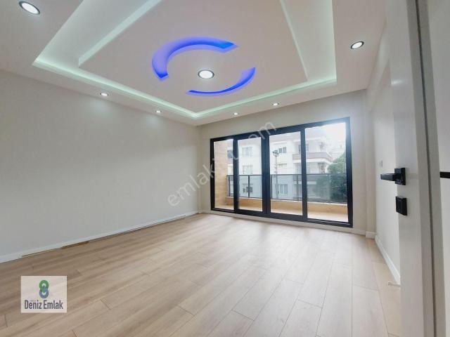Denizden Akçay Sarıkızda Öncephe Komple Tadilatlı Satılık 2+1 Daire