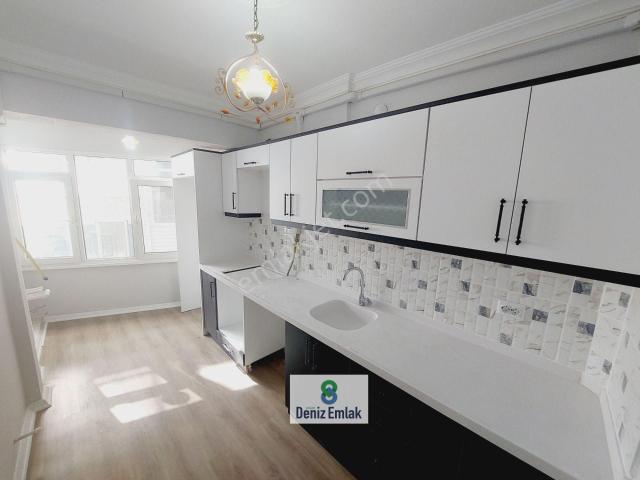 Denizden Akçayda Öncephe Doğalgazlı Geniş Satılık 3+1 Daire