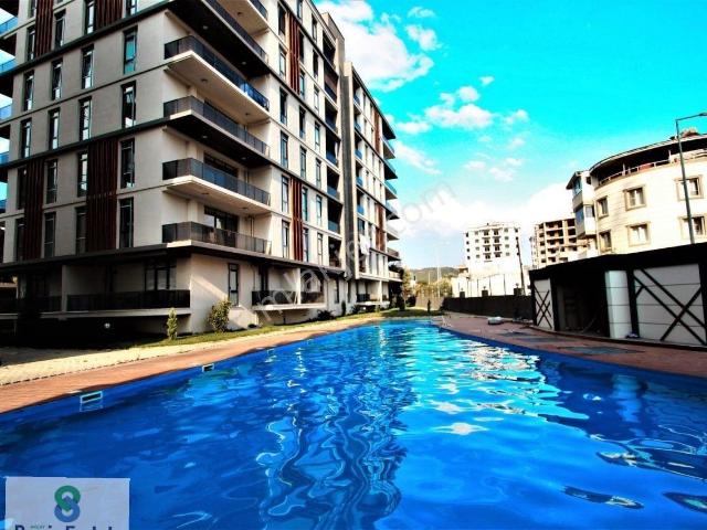 Denizden Edremit Kadıköy'de Havuzlu Site İçerisinde 3+1 Daire