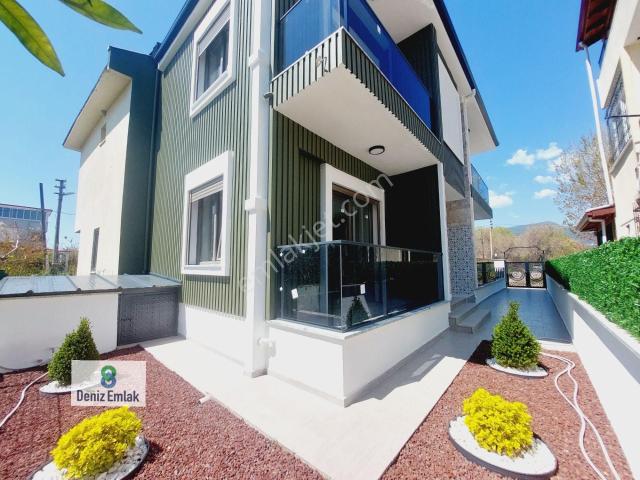 Denizden Gürede Denize 100 M Satılık 3+1 Müstakil Villa