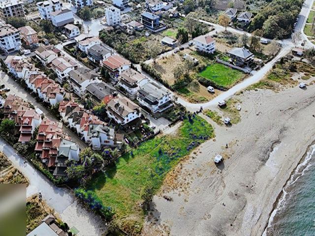 Denize 100 m Mesafede ve Site İçinde Lüks Tribleks Villa