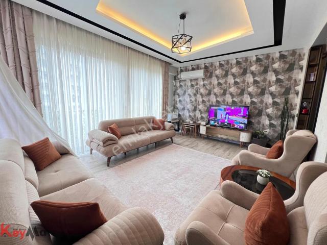 Denize 200 Metre Teras Kullanımlı Yüzme Havuzlu