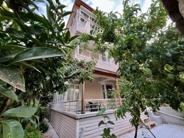 Denize 50 Metre Akçay Sahilde Full Eşyalı 4+2 Dubleks