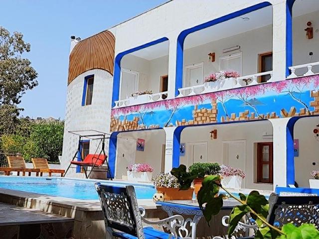 Denize 5 Dk yürüme mesafesinde Satılık Butik Otel