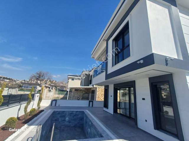 Denize 850 Metre Uzaklıkta, Modern Ve Şık Yaşam.