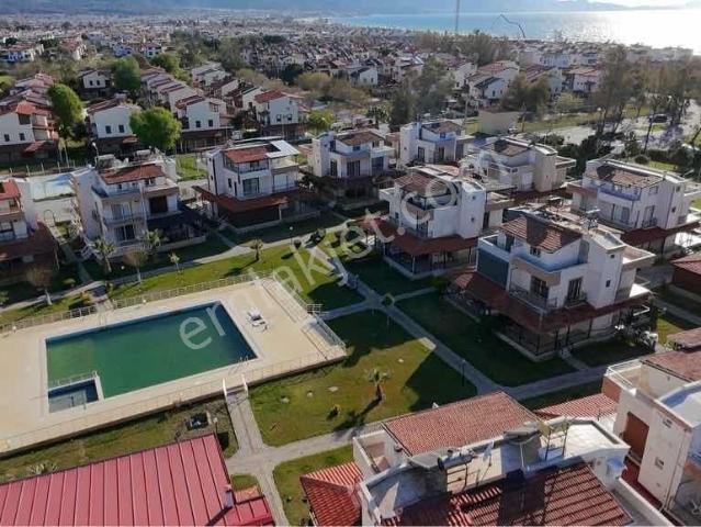 Denize Çok Yakın Bakımlı Villa!