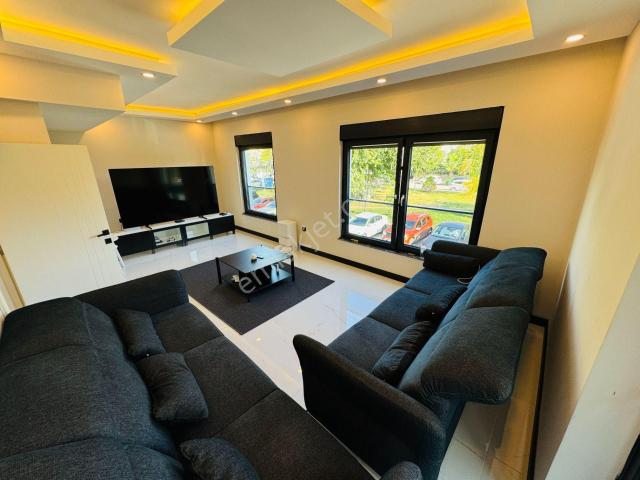 Denize Çok Yakın İçi Full Yapılı Park Cepheli 2+1