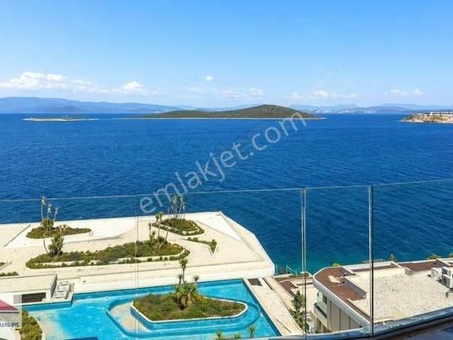 Denize Sıfır 5 Yıldızlı Otel Konseptli 3+1 Satılık Rezidans