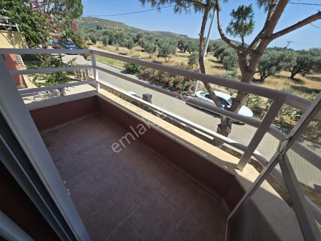 Denize Sıfır Havuzlu Sitede Villa