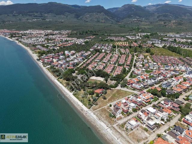 Denize Sıfır Özel Sitede Satılık 2+1 Villa Özel Plajlı Yaşam