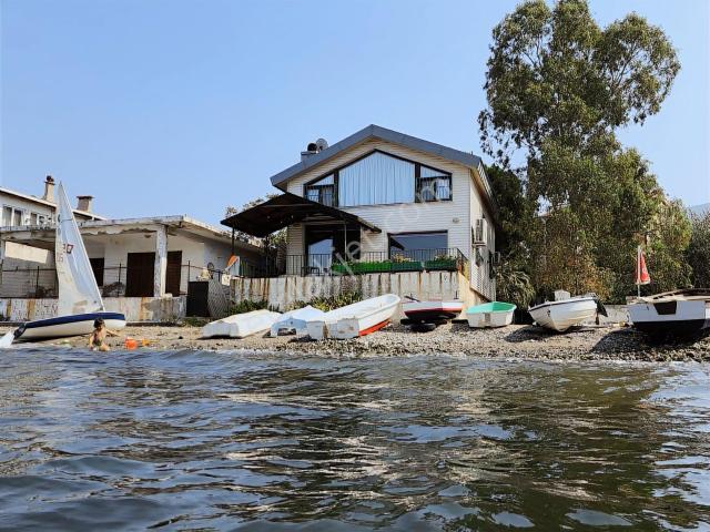 Denize Sıfır Müstakil Lüks Villa.
