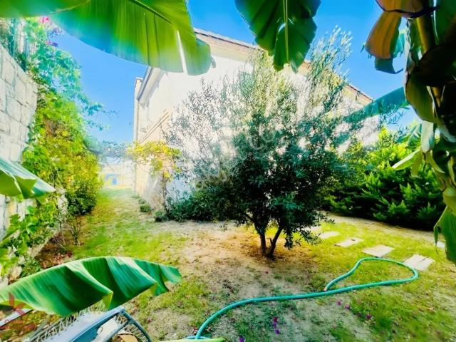Denize Sıfır Site İçinde Deniz Manzaralı 3+1 Villa