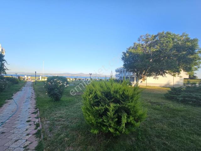 Denize Sıfır Sitede Satılık Yazlık