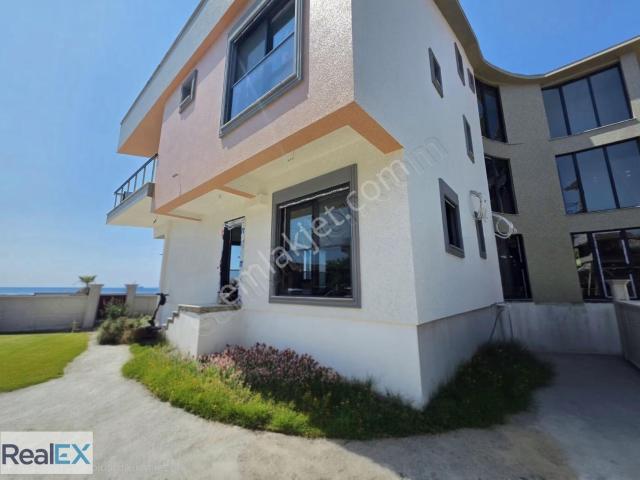 Denize Sadece 17 Adımda Lüx 4+1 Villa