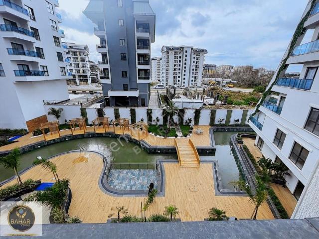 Denize Sadece 500 Metre Lüks Site İçi Acil Satılık