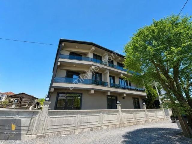 Denize Ve Çarşıya Yürüme Mesafesinde 2+1 Lüks Daire sıfır