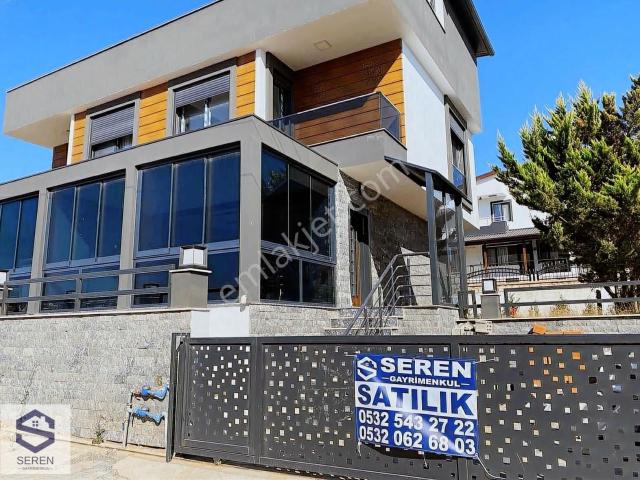 Denize Yakın 3+1 Geniş Bahçeli Villa