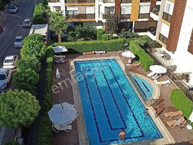 Denize Yakın Site İçinde Lüx Daire