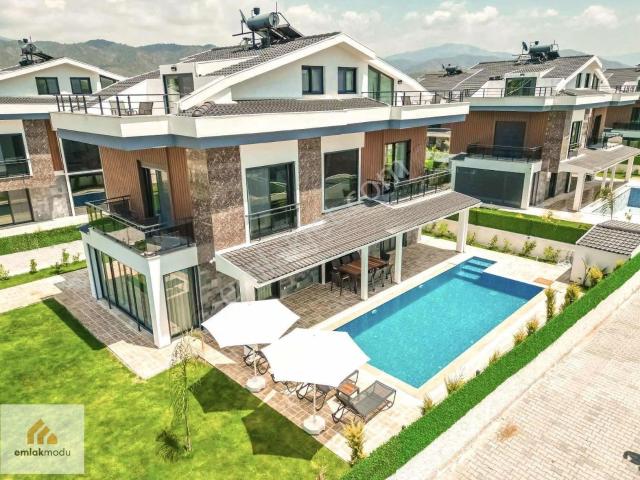 Denize Yürüme Mesafesinde | Özel Havuzlu, Full Eşyalı Lüks Villa
