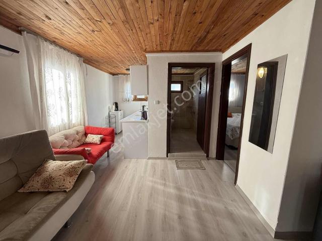 Denizli Öğretmenler Sitesinde 245 M2 Arsa İçinde Tam Müstakil