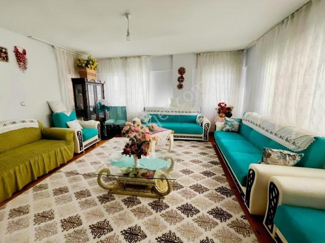 Denizli Adalet Mahallesi'nde 3 + 1 180 Metre Satılık Daire