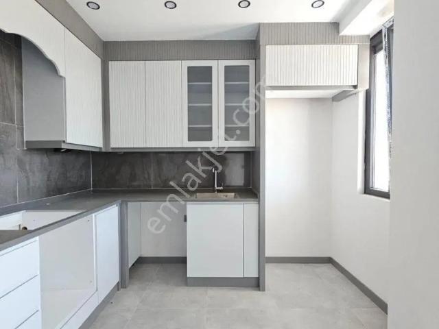 Denizli Çakmak Mahallesinde 2+1 120 M2 Cadde Üstünde Satılık Daire