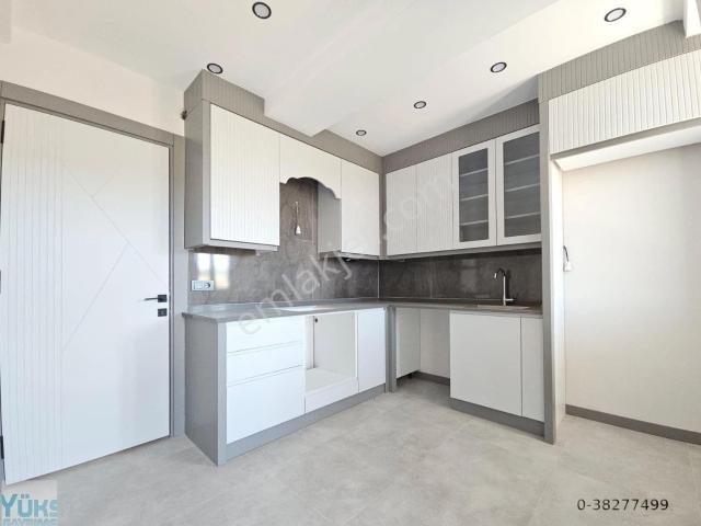 Denizli Çakmak Mahallesinde 2+1 120 M2 Cadde Üstünde Satılık Daire