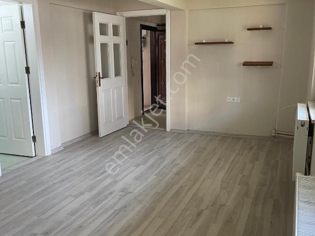Denizli Asmalıevler De 2+1 Sağlık Ocağı Yanında Apart
