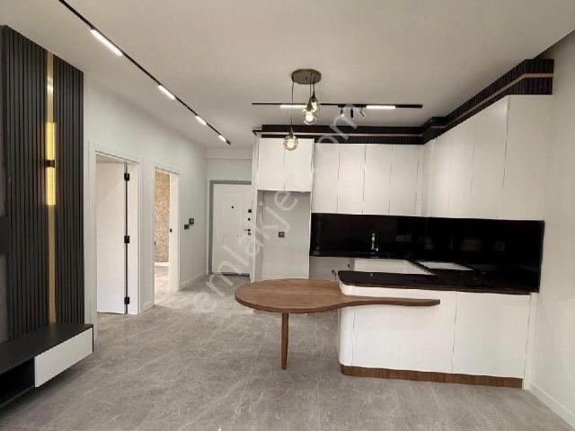 Denizli Bereketler De Satılık Havuzlu Site İçi 2+1 Suit Daire
