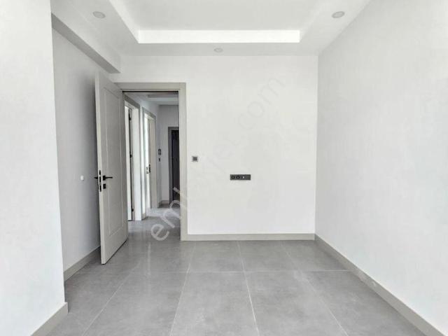 Denizli Şemikler De 3+1 160 M2 Cadde Üzerinde Lüks İşçilikte Satılık Daireler