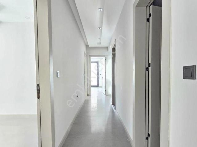 Denizli Şemikler De 3+1 Cadde Üzeri Ebeveyn Banyolu Lüks İşçilikte Satılık Daire