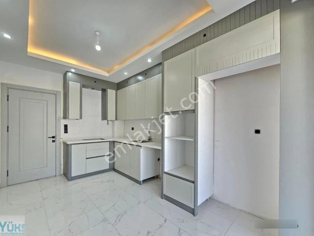 Denizli Şemikler Mahallesinde 2+1 120 M2 Asansörlü Kapalı Otoparklı Lüks Daire