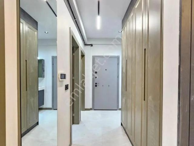 Denizli Şemikler Naz Bayrak Üstünde 2+1 120 M2 Giyinme Odalı Lüks Daire