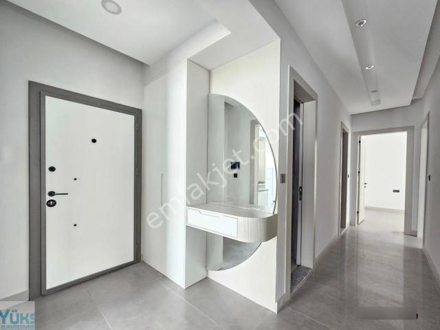Denizli Şemikler'de 3+1 160 M2 Cinkaya Sağlık Ocağına Yakın Geniş Kullanışlı Daire