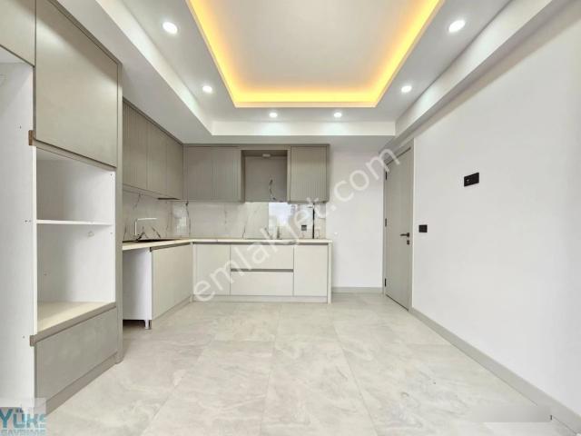 Denizli Hallaçlar Mahallesinde 2+1 120 M2 Lüks İşçilikte Satılık Arakat Daire