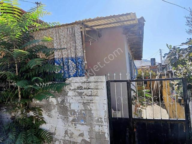 Denizli Karşıyada Pazara Yakın Müstakil Ev