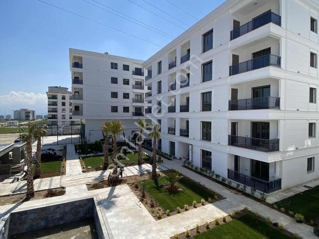 Denizli Satılık Daire Yenişafakta 3+1 / 150 M2 Havuzbaşı Daire