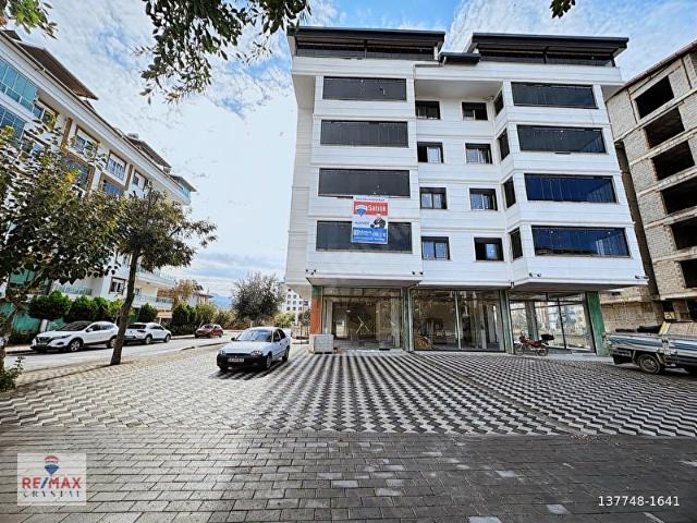 DENIZYOLUNDA KÖŞE PARSELDE AYRI MUTFAK DÜZ 4+1 DAIRE