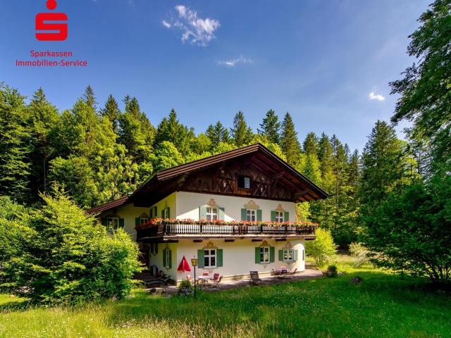 Denkmalgeschützte Landhaus Villa mit Blick auf die Zugspitze