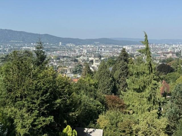 Denkmalgeschützter Architekturschatz an exklusiver Lage am Zürichberg