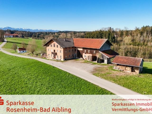 Denkmalgeschützter Hof in Alleinlage