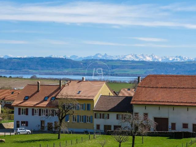 Denkmalgeschütztes Herrenhaus auf fast einem Hektar Grundstück – 35 Minuten von Lausanne entfernt