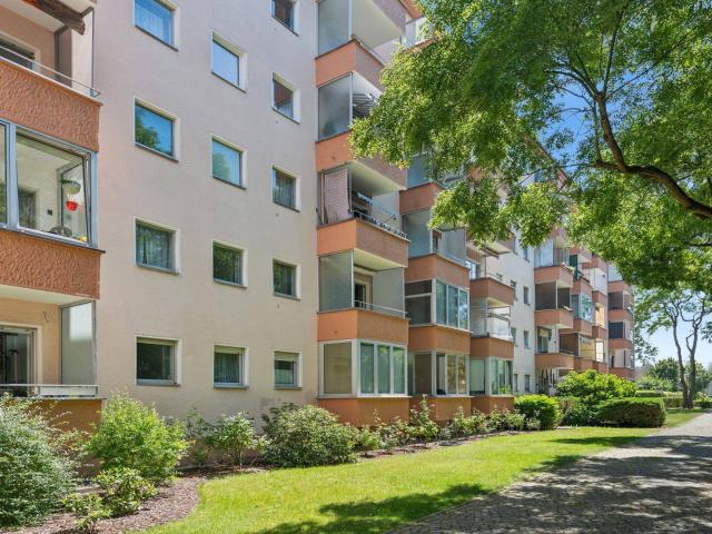 Denkmalschutz Bezugsfreie 1,5 Zimmer Wohnung mit Balkon und Aufzug in ruhiger Lage von Berlin