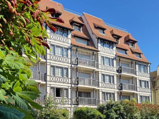 DEAUVILLE CENTRE APPARTEMENT 2 PIECES BALCON GRENIER ET PARKING