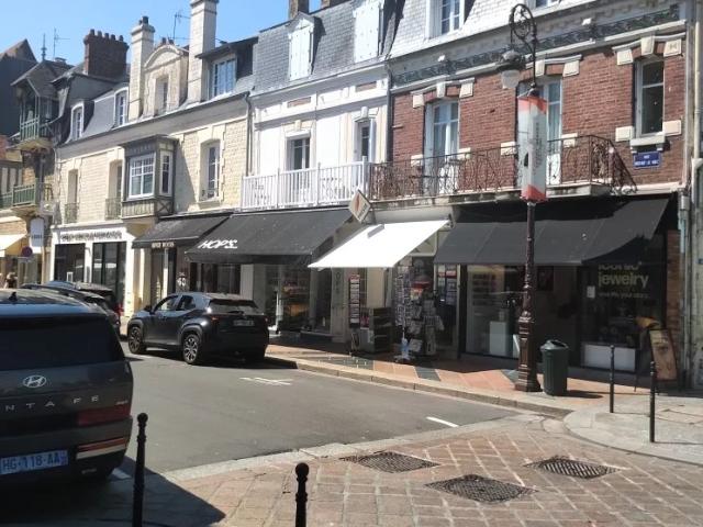 DEAUVILLE PLACE MORNY DEUX PIECES 44 m²